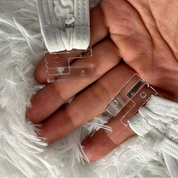 Pretty Little Thing • White underwire sequin bikini top • Size 16 - Picture 6 of 8